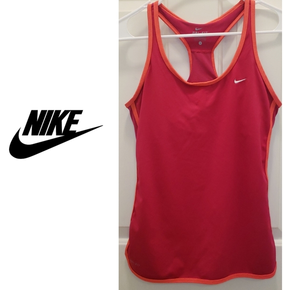 Nike Tops - 3/$25 🥂 Nike Dri Fit Tank with built in bra